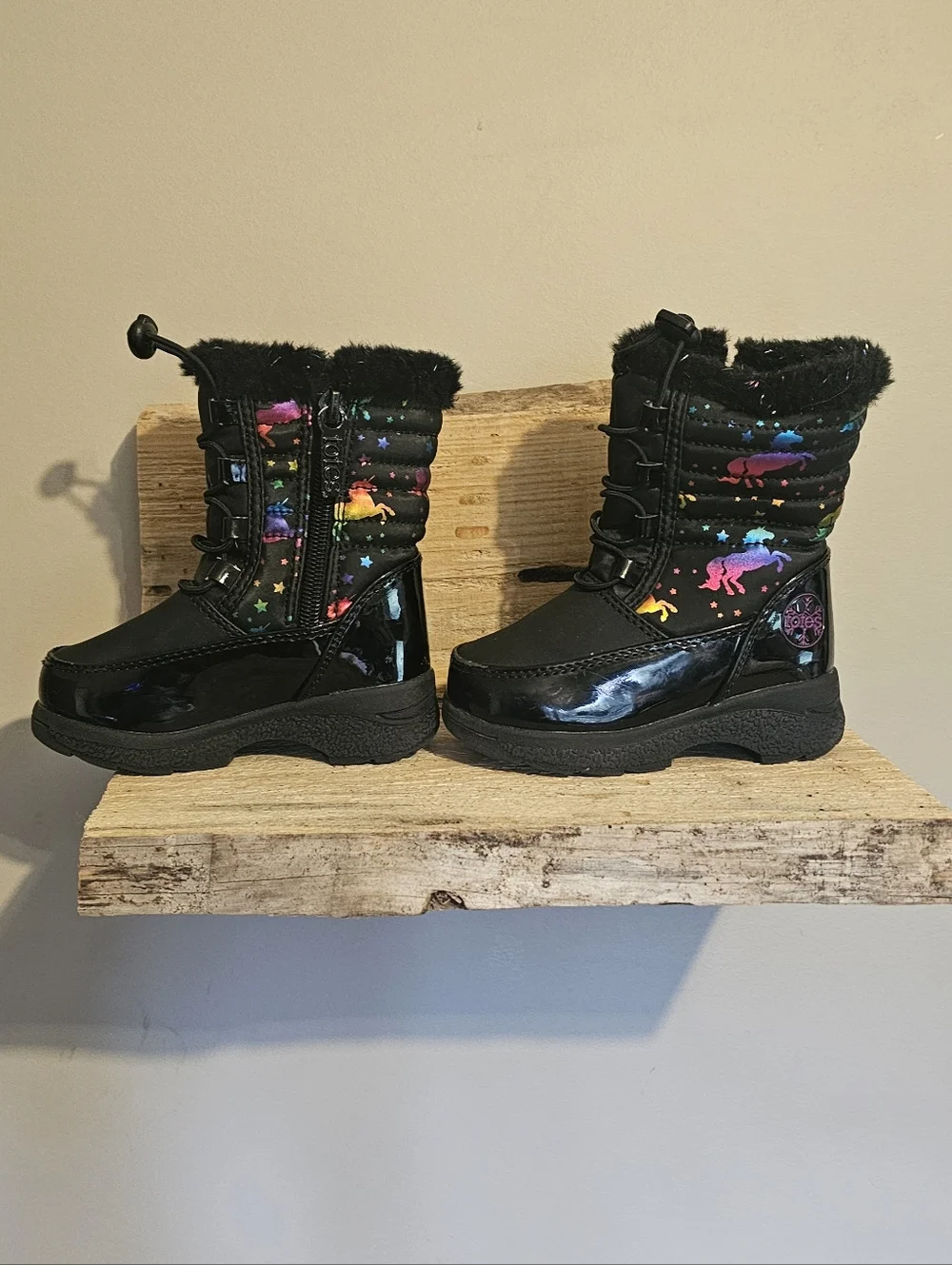 Toddler Girls Totes Black Unicorn Snow Boots Rainbow Stars Size 6